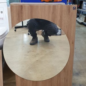 대림전시품 욕실 벽걸이 거울장 상부장 팝니다.