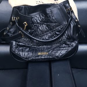 버버리정품가방 보증서있슴 소장가치있는가방 원플러스 투 버버리호보가방