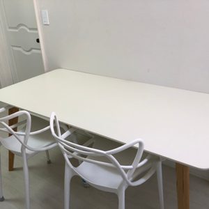 화이트 카페의자 2개 팝니다