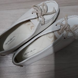 발 편한 단화 235