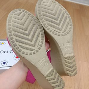 크록스 레이 웨지 6사이즈 2개 팝니다