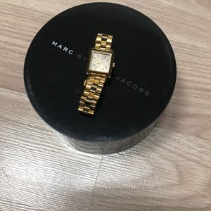 마크제이콥스 캐서린 시계