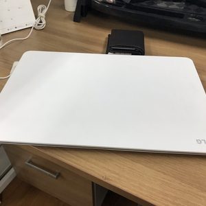 LG 그램 디자인 노트북 15U34 판매합니다.