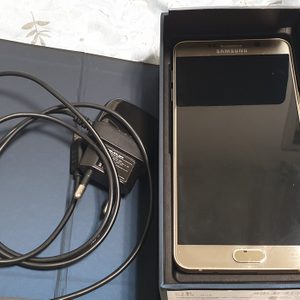 전국에 재고가 없는 삼성 갤럭시 노트5 32GB 골드 상태 최상급 판매합니다 꼼꼼히 확인하시고 연락주세요.