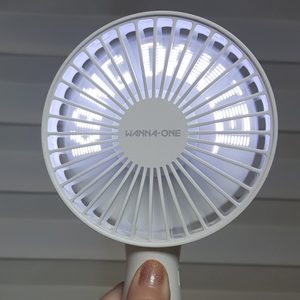 워너원스페셜기프트(화이트,블랙중택1)가격내림