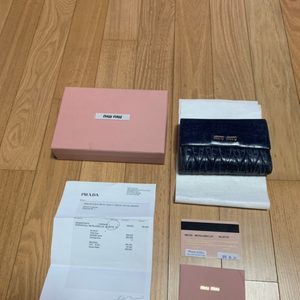 미우미우 마테라쎄 중지갑