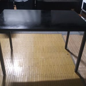 검정색 철제 1000 테이블