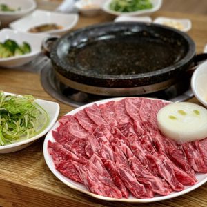돌판에 한우를 구워먹는 "동잿골한우전문점🐮"