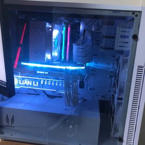 i7-7700k, 1070ti개간지 화이트감성컴