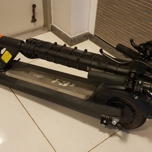 전동킥보드 와 주행용 보조배터리 팝니다