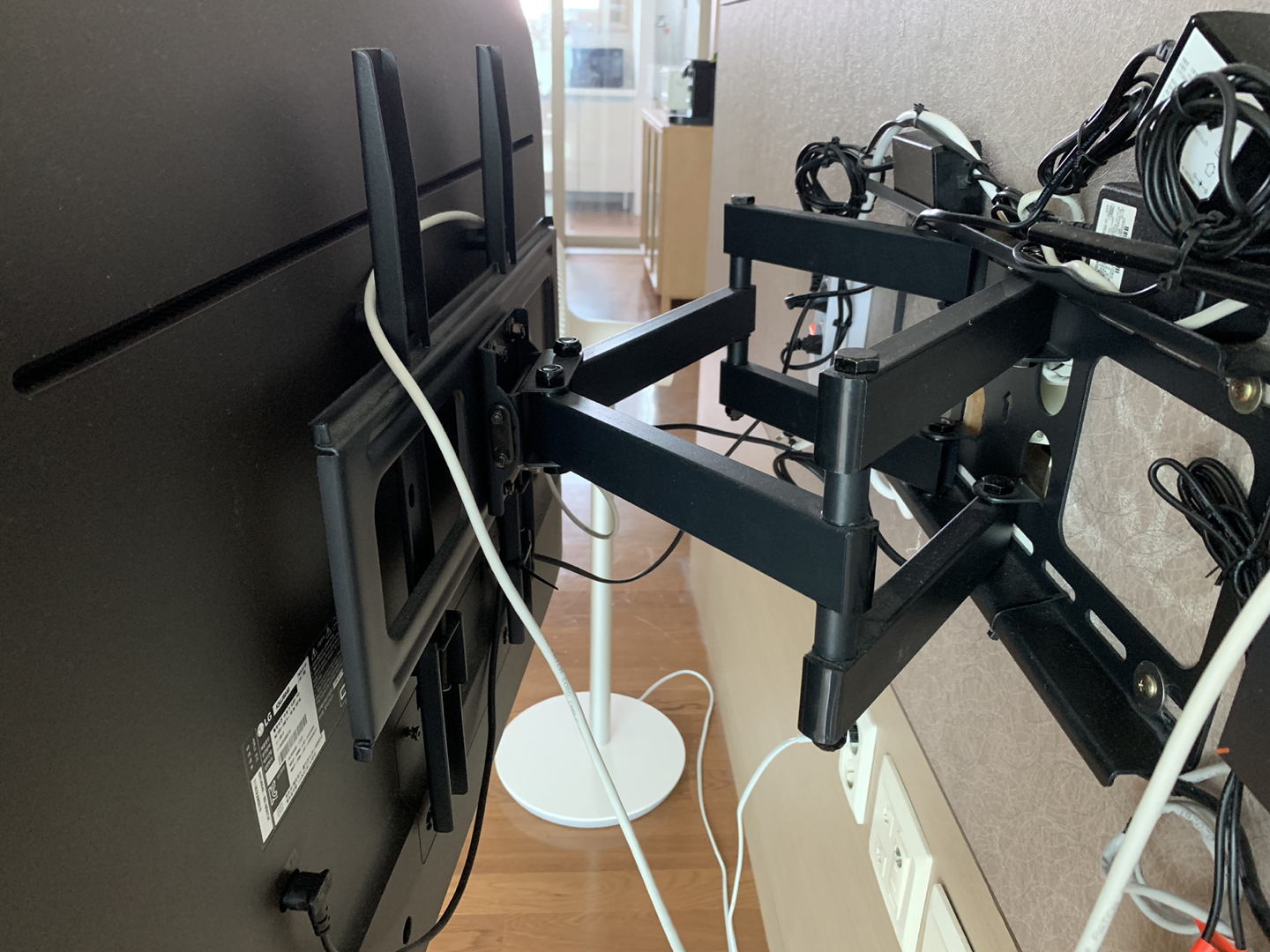 엘지 LG UHD TV, 거치대... 중고거래는 당근마켓!