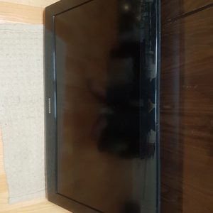 삼성 32인치 모니터겸TV 화면 잘나옴 흠 버튼키가 이상하게 눌림