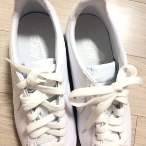 (새제품) 나이키 코르테즈 올흰 235