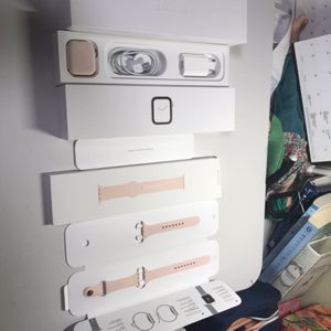 애플워치4 44mm 로즈골드 (GPS, WIFI) A+ 풀박