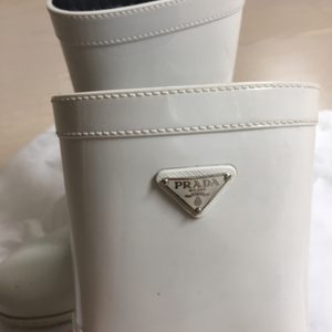 프라다 레인부츠
