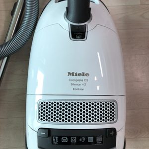 밀레 청소기 판매해요. Miele complete c3