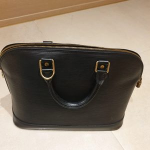 루이비통 에삐 가방 (프랑스 빠리 갤러리라파예뜨 구입)