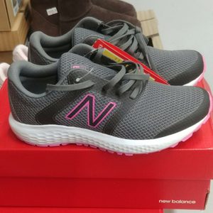 뉴발란스 여성 운동화 그레이 225 240 245 블랙 225 할인가 29,700원