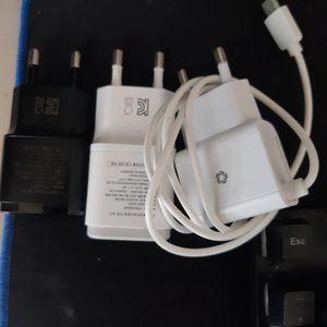 C핀형 충전기+USB충전기 (USB충전기는 충전케이블 미포함)
