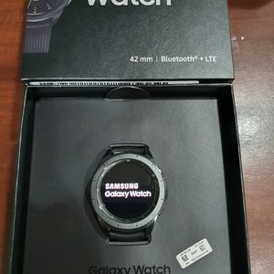 갤럭시워치42mm 미사용 스마트워치입니다