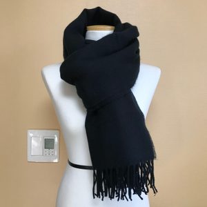 전 상품 5000원이하 !! 체크목도리 기본 블랙목도리 아이보리 목도리 퍼목도리 등등 판매해요 !