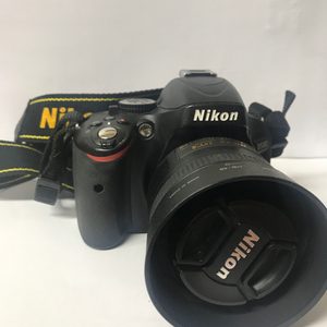 니콘 D5100 판매합니다. 번들렌즈, 카페렌즈(35.8), 시그마 17-70mm 렌즈포함(택포 40만)