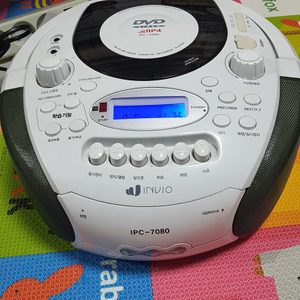 invio DVD플레이어/CD플레이어/라디오/카세트테잎 기능 저렴하게 팝니다.