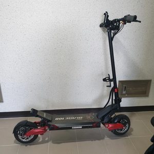 제트블레이드킥보드 듀얼모터 광폭타이어 킥보드 (상태매우좋음)