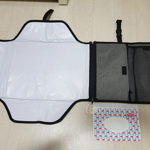 휴대용 기저귀 교환대.기저귀 갈이대