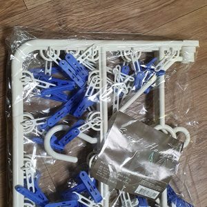 새제품 빨래건조대 양말건조대 속옷건조대 사각건조대 + 원형 유리밀폐용기 묶어서 팝니다.