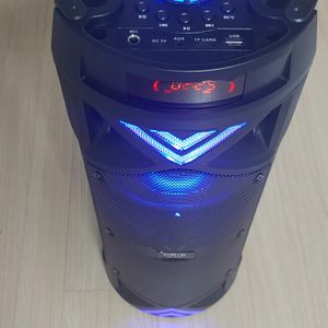 CMiK MK8812새제품노래방기계 불루투스 메모리 칩 마이크사용모두가능 이모콘마이크는포함 기계는충전식
