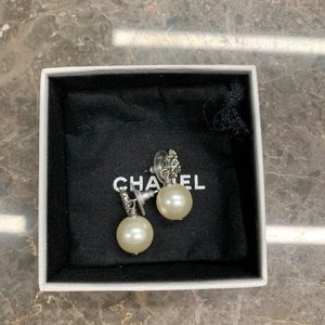 정품 샤넬 Chanel 귀걸이 진주, 로고