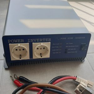 캠핑용 로얄엔지니어링 파워인버터 1200W 12V 차량용 신품