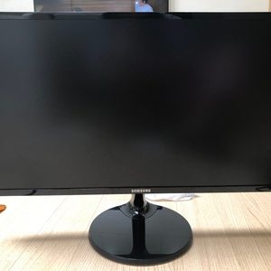 삼성모니터 LED 24인치 모니터(LS24F350FHKXKR)팝니다 삼성 모니터