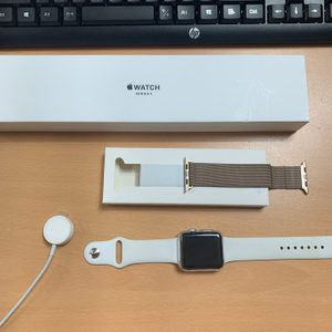 애플워치3 42mm gps모델 화이트!!