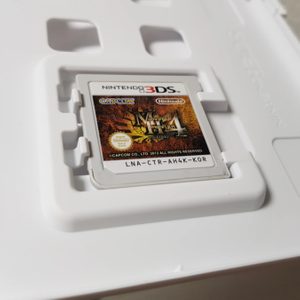 닌텐도 3DS 시리즈 몬스터헌터4 정품팩 팝니다. (3DS, 3DSL, 3DS XL 등)