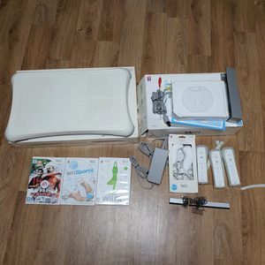 닌텐도 위 wii(위스포츠,피파09,위피트+피트보드) 팝니다