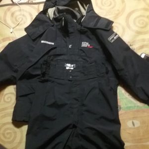 일산 시마노 고어택스낚시복흰색져지 한벌LL 싸이즈165 에서172 까진맞겠네요시마노파카모두가격