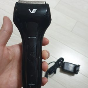 이즈미 전기면도기 남성면도기 / 면도기 (IKS-135) 완전 새거입니다