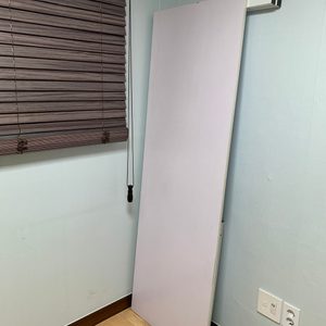 가로 180x60 테이블 책상 카페테이블 우드테이블 작업테이블 화이트 컬러 이케아(아님) 카사