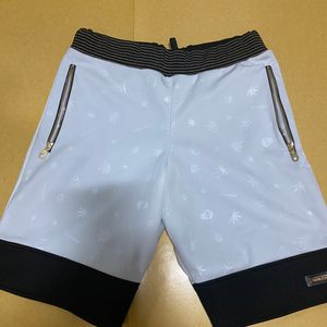 마크앤로나 골프 남자 반바지 팔아요.