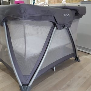 뉴나(nuna) 접이식 아기 침대