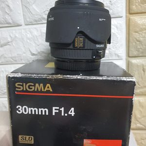 시그마삼식이 시그마30mm f1.4 팔아요 케이스포함박스포함 정품