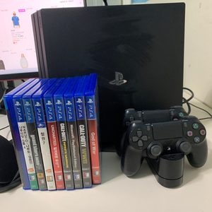 플스4 PRO 1TB 듀얼쇼크,듀얼쇼크 충전기, 본체 스탠드 CD 포함