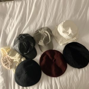 여성 예쁜 모자들 싼 가격에 처분해용👉🏻👉🏻(베레모,빵모자,귀도리,체크빵모자,골지베레모)