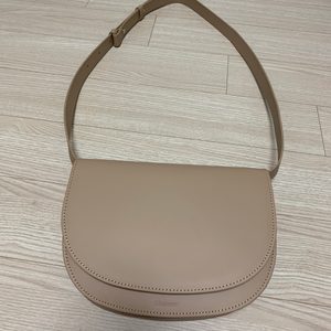엘바테게브 엘바 미니백 샌드 칼라 거의 새상품