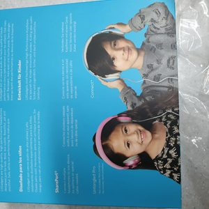 대한항공 이용후 공항에서 구매한 대한항공표 헤드셋. 미개봉. 새것. 음질좋고 귀가 편해요