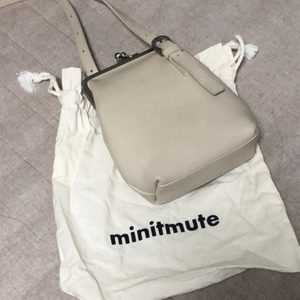 미닛뮤트 벨트미니코인드백/ 미닛뮤트 가방 가격내림