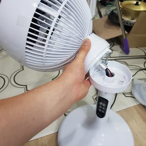 부셔진건데붙혀서쓰면작동됨 써큘