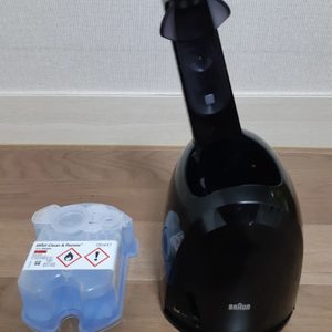 브라운 면도기 세척기 (세척액 포함)